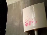 厕所偷拍这个姐姐胖的像个坦克