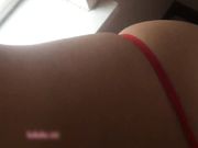 窗前翘美臀后入使劲猛操小嫩逼叫声好嗲好骚