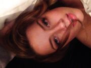 妖艳女神艾梅柏·希尔德魅惑自拍