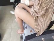 约啪潮妹喜欢白丝袜足交吗