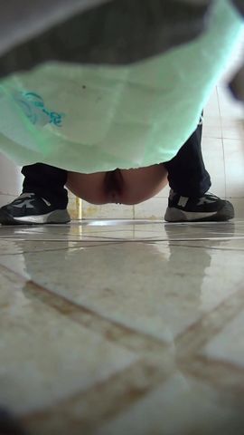 双机位厕拍 看起来都很开心