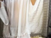 网红少女宛如薄纱睡裙开心小玩具赶紧体验一下搞出来好多爱液