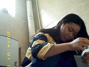 厕所偷拍 年轻的妹子果然青春靓丽2