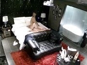 偷拍大学生带女同学开房对白清晰