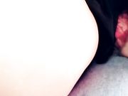 丰满骚气女主播近距离特写椅子上拉珠塞菊花震动棒抽插自慰