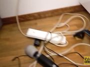 在深喉暴操中不断高潮的荡妇