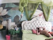 边看电视边搞歇歇停停干了四回胖仔的小弟弟有点短