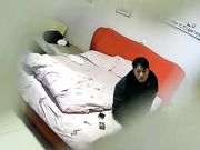 大奶少妇酒店开房偷情这少妇下面毛真多大哥舔的一嘴毛