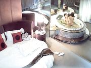 偷情最爱鸳鸯浴情趣酒店偷拍健壮男和美女洗完鸳鸯浴激情