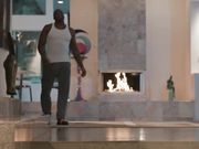 被黑鬼大鸡巴暴操小粉穴的女按摩师