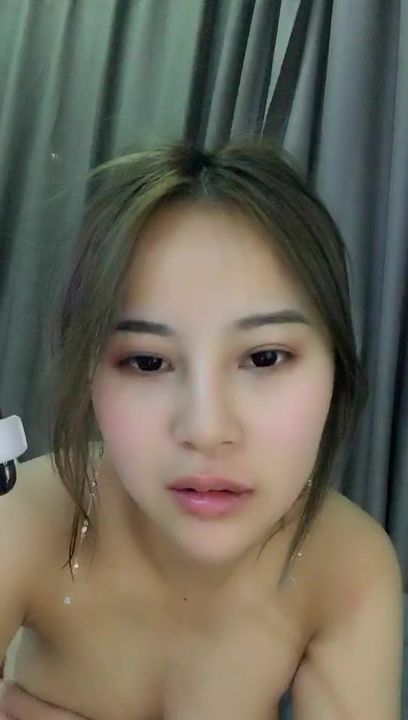 颜值不错短发妹子双人啪啪秀手指扣逼呻吟娇喘很是有点骚