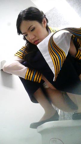 来自泰国洗手间偷拍 让你看看泰国妹子的异国风情