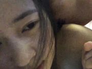 情侣酒店开房自拍妹子奶子漂亮逼毛茂密性感有点像女星