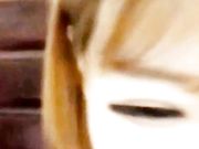 漂亮美女邀请网友一起玩妹子太瘦小被爆操后又用道具狠插