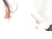 美少妇女主自慰自玩小穴大秀胸大水多叫声爽