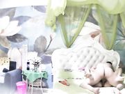 胖仔小青年与身材性感高挑美乳女友开房造爱