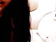 美女主播先跳了一段很骚的艳舞脱光了跳蛋自慰插自己