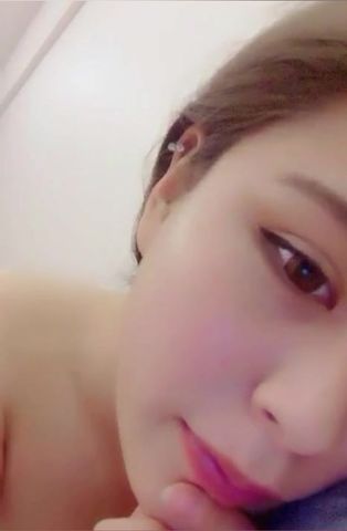 粉嫩小网红女神koala自拍丰满大灯还很粉嫩超高颜值