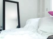 酷似芭比的超可爱极品粉嫩小美女诱惑自拍