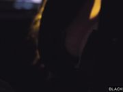 白嫩腿长妹子主动上门求操给力碰撞搞穴喜欢抱着插逼爽的不行