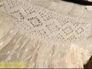 野外叫情人一起郊游，路上饥渴脱下来开始车震小骚货