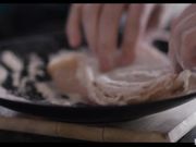 高颜值白领女神黑衣厨房诱惑受不了要搞啪啪