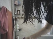 浴室偷放摄像头偷窥人家洗澡这妹子下面毛不是一般多性欲一定很强 720P高清