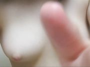 粉嫩咪咪的在校生樓道裡手淫