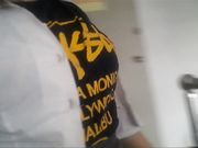 粉嫩咪咪的在校生樓道裡手淫