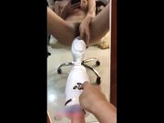 调教黑丝翘臀嫩妹道具自慰 网红护士装被挑逗啪啪