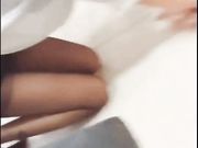 美女演绎家政工作人员上门打扫卫生女主不在家被男主调戏啪啪啪内射中出对白精彩