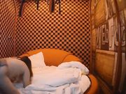 中年男约了位丰满气质的大奶少妇酒店迫不及待开操,干的相当激烈