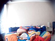 大奶美女被强壮纹身男专挑高难度动作爆插,皮肤雪白