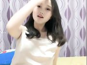 長相清純高顔值萌妹子紫薇呻吟誘惑收費大秀3V