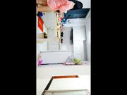 小姨子看见姐姐啪啪 厨房勾引姐夫后入3个人一起玩