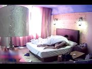 白皙Ｄ奶少妇酒店叉开双腿被姘头无套狂肏