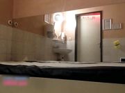 跟网红脸的站街女偷情做爱之前还得让洗洗鸡巴-1