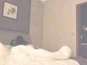 美女嫩模和公司现场策划师酒店开房啪啪,男的用尽全力狠狠干她