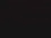 爸爸妈妈都在睡觉，而我爬着步的女儿