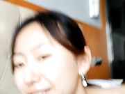 颜值气质很不错的白领美女下班背着男友和公司业务经理酒店偷情