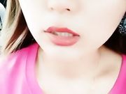 高颜值骚货少妇 户外和炮友在车上口交 男的硬不起来