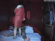 有情趣的小情侣喜欢肚兜