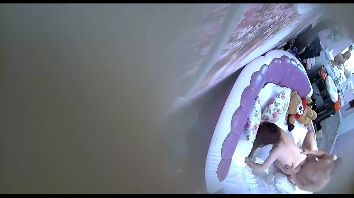 小旅馆情趣大圆床偷拍中年男女开房啪啪老司机就是会玩经典招式黄狗射尿