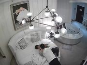 周末休息大学生情侣校外开房外表清纯眼镜妹很有江湖经验与男友探讨说这屋子里真的没有监控嘛那个是啥对白清晰