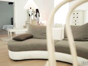 家里有这样的美女家政谁也挡不住性奋想操作品