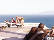 大白天性爱嫩逼很诱惑被别人发现高技术做爱很刺激