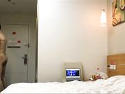 新婚美少妇 衣服没脱就按倒插入强操