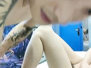 纹身男约了个妹子穿上情趣装女仆装激情啪啪