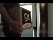 剧情演绎淫荡女网上买情趣玩具被快递小哥发现强行颜射