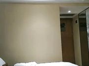 野狼出击搞完少妇再找小姐TP啪啪，绿衣苗条妹子大力猛操呻吟